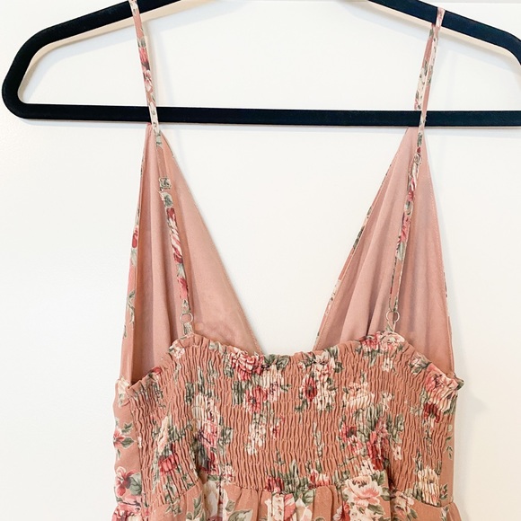 Cute flowy Vici dress - Picture 9 of 9